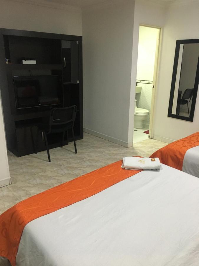 Hotel Fenix Real Богота Екстериор снимка