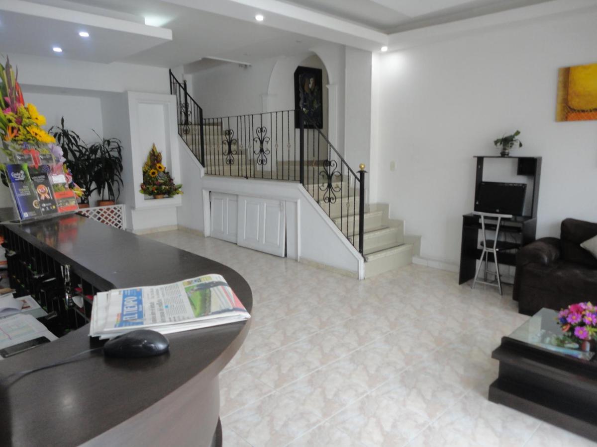 Hotel Fenix Real Богота Екстериор снимка