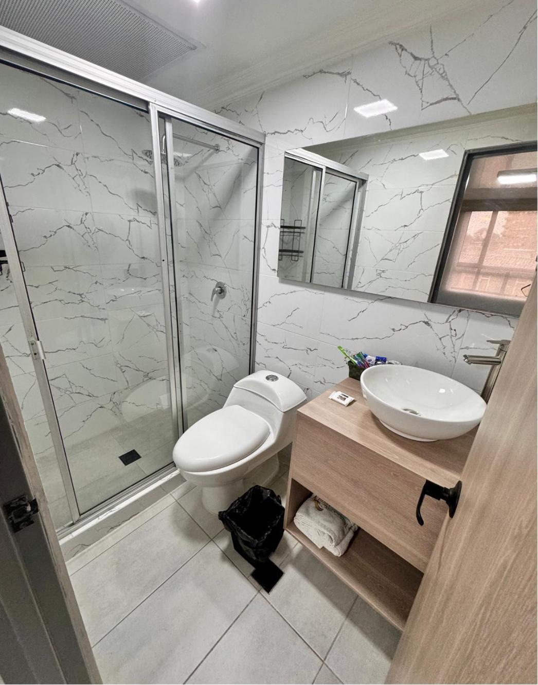 Hotel Fenix Real Богота Екстериор снимка