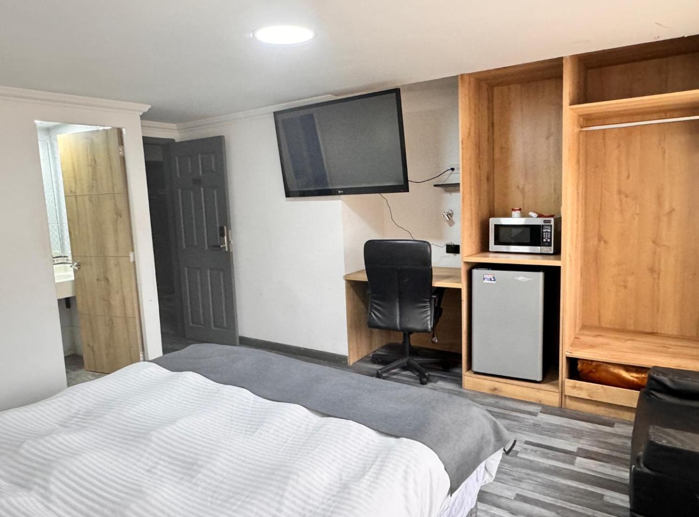Hotel Fenix Real Богота Екстериор снимка